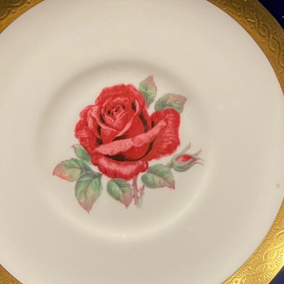 PARAGON Saucer with Floral Rose Center with Cobalt and Gold Trim, saucer only - Picture 2 of 9